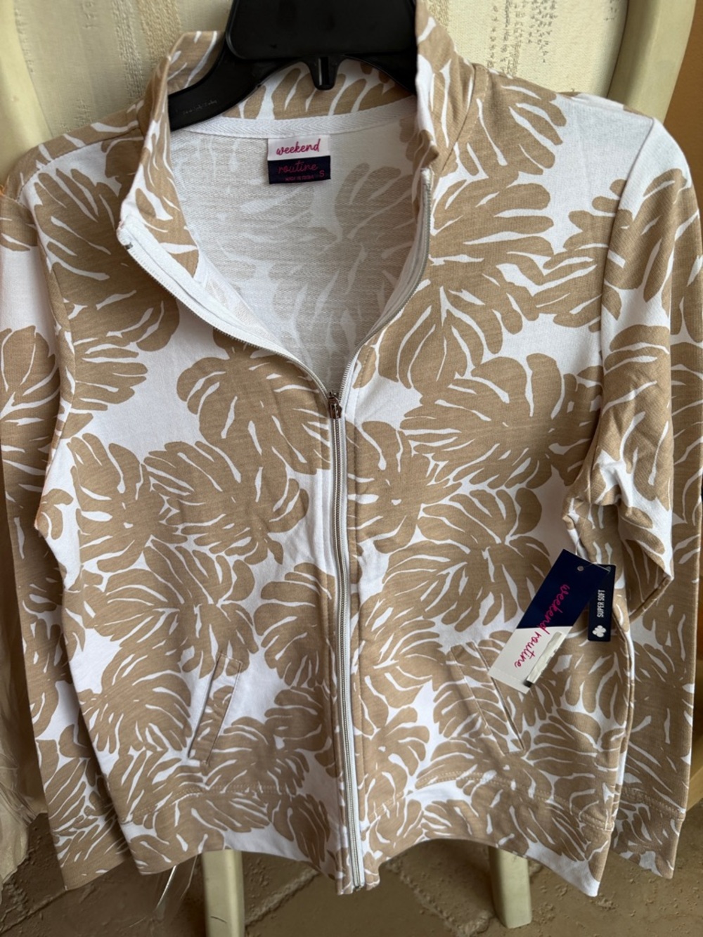 Zip-Front Jacket in Beige Leaf Print